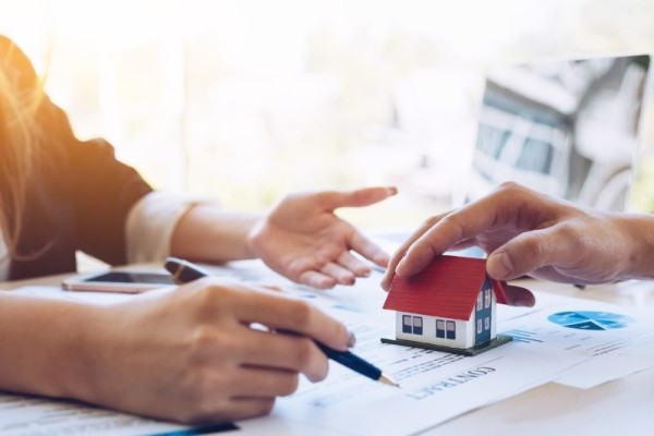 ủy quyền ký hợp đồng mua bán nhà đất