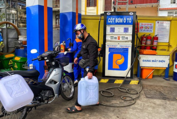 Tích trữ xăng dầu