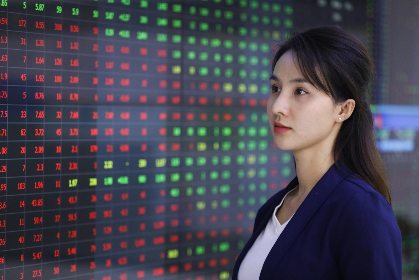 người trẻ đầu tư chứng khoán