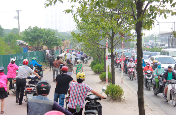 Dắt bộ qua chốt CSGT