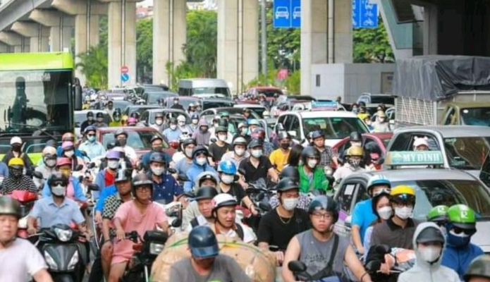 Đeo tai nghe nghe chỉ đường